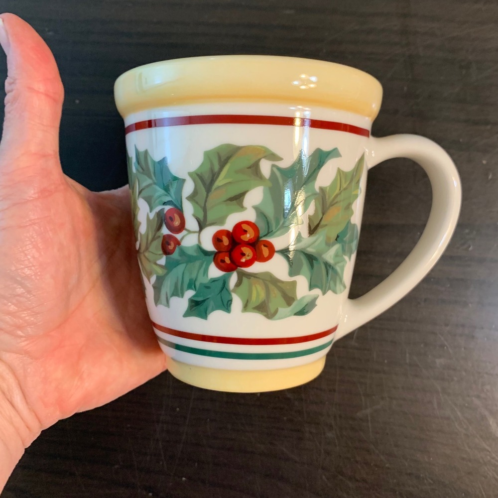 Longaberger Pottery Christmas Holly Mug Vitrified Stoneware Made in USA Festive